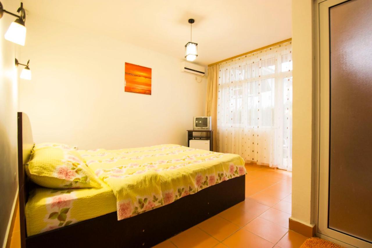 Vila Leonard Hotel Costinesti Ngoại thất bức ảnh