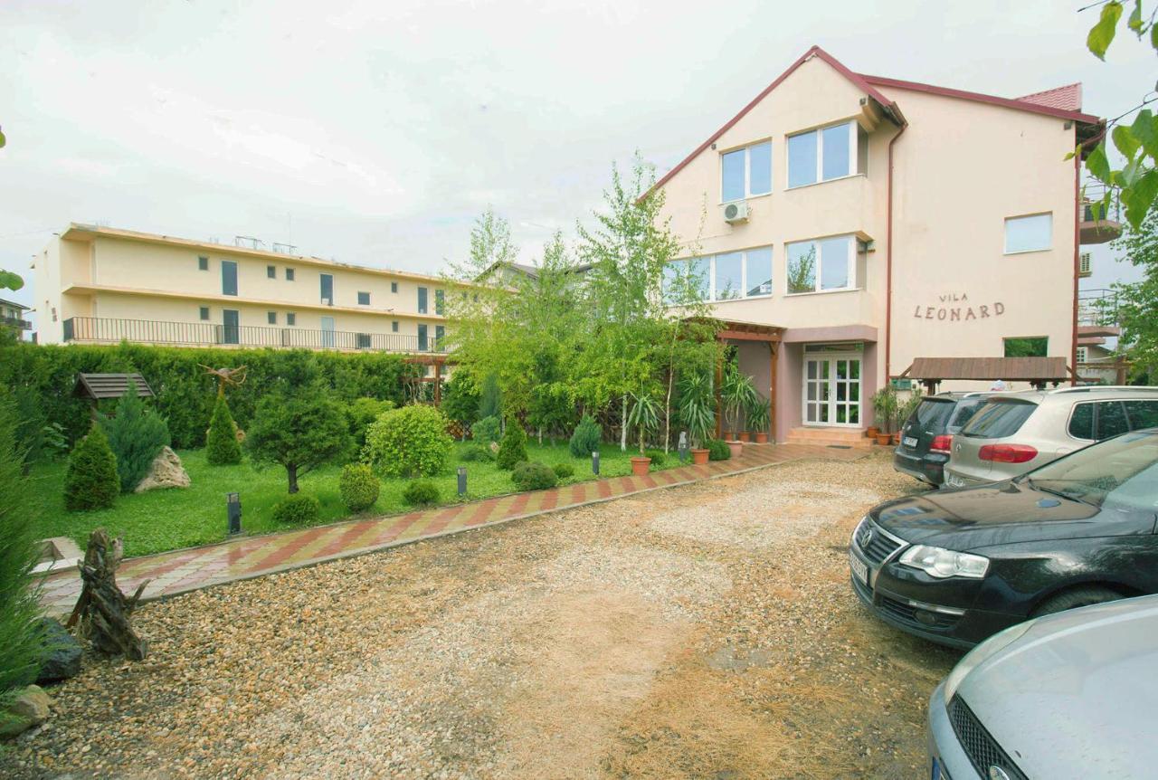 Vila Leonard Hotel Costinesti Ngoại thất bức ảnh